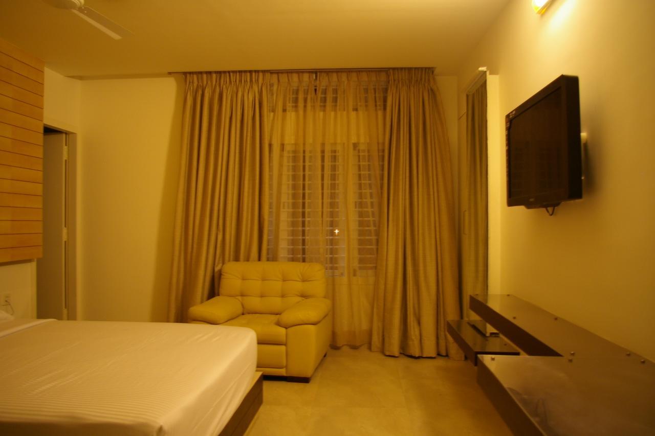 Roseline Suites Bangalore Exteriör bild