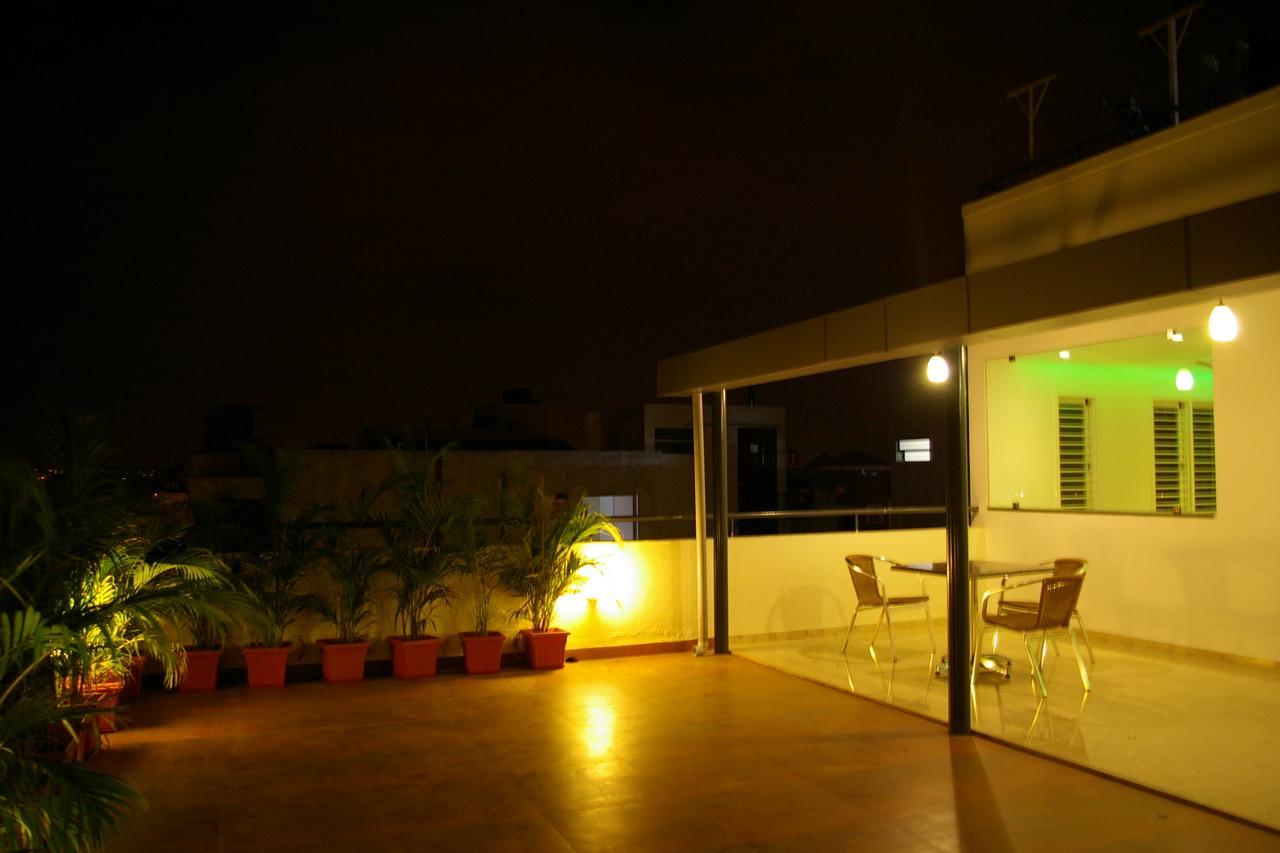 Roseline Suites Bangalore Exteriör bild