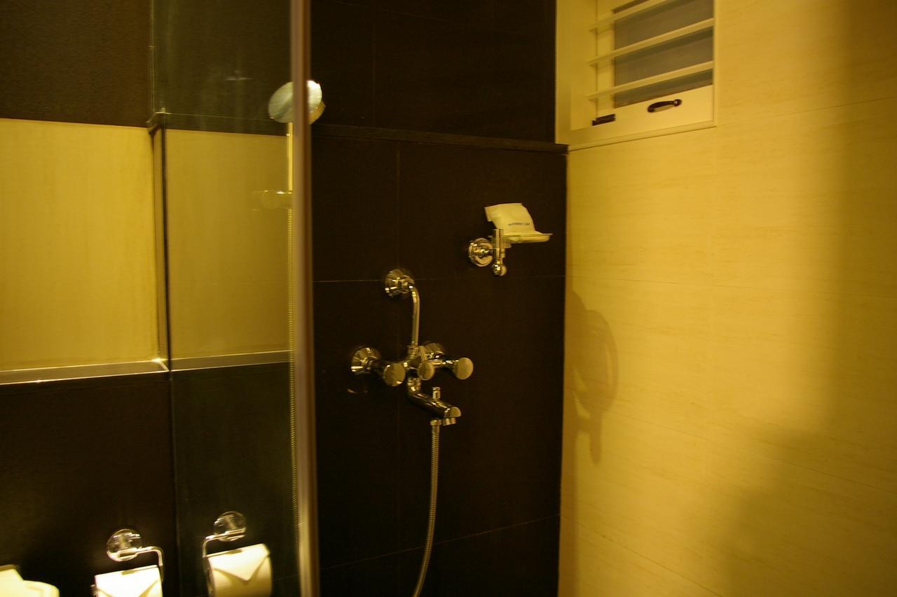 Roseline Suites Bangalore Exteriör bild