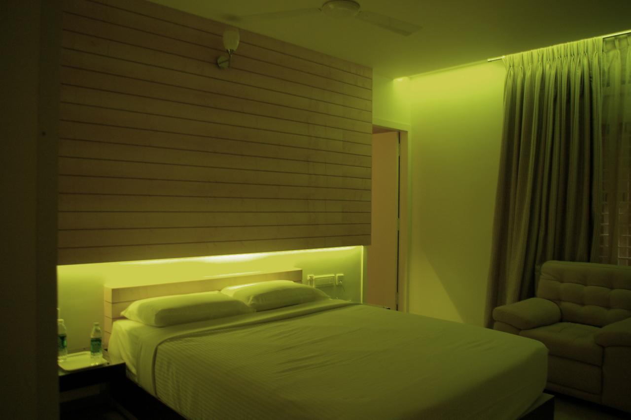 Roseline Suites Bangalore Exteriör bild